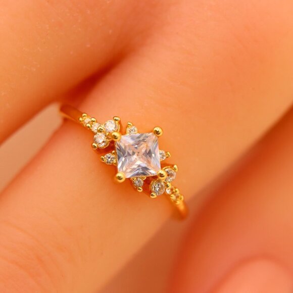 Noble Square Flower Gold Plated Princess Ring for Women, EVGCM074-6 - Picture 3 of 8